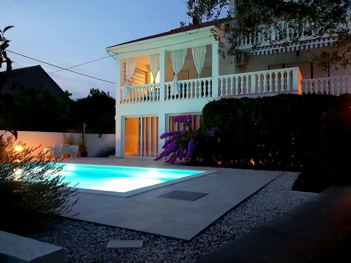 Holiday Home Villa Emma Debeljak エクステリア 写真